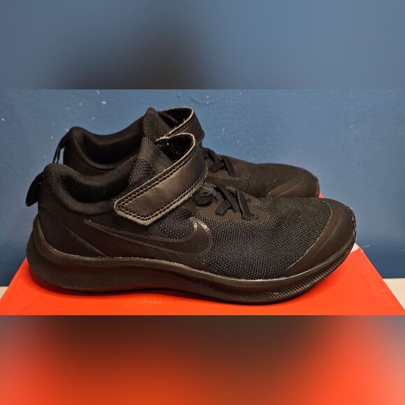 Nike Star Runner 3 Black And Smoked Grey Girls 1y - Picture 5 of 6